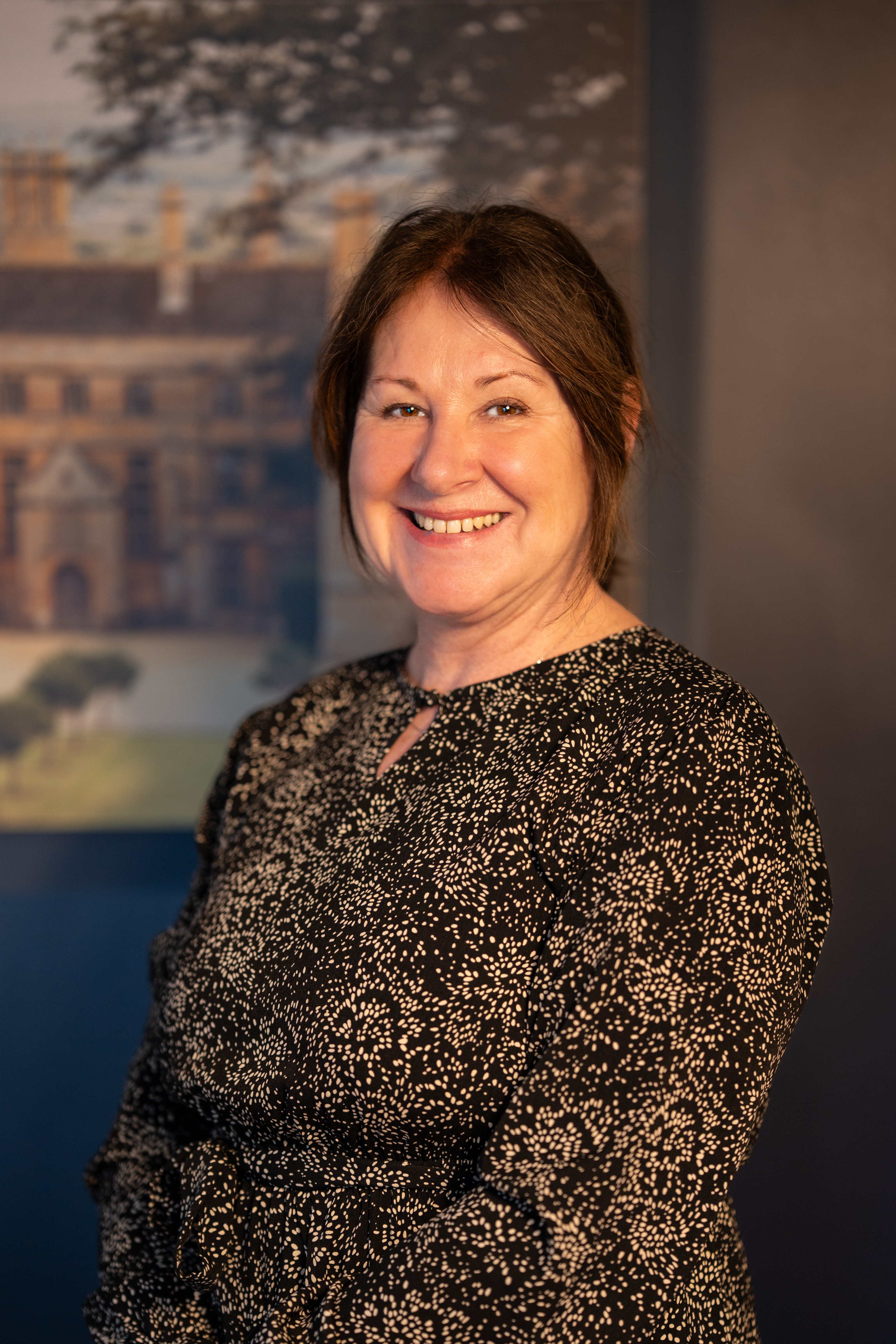 Lisa Kan, Sales Negotiator